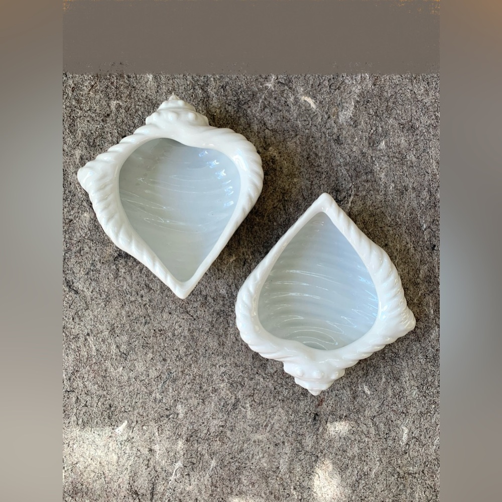 White conch seashell shaped porcelain trinket dish bowl set of 2